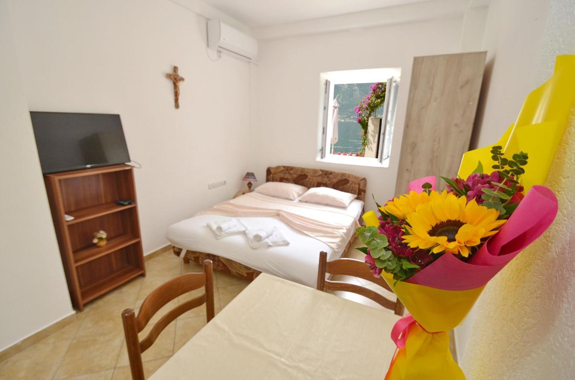 Apartments Mir I Dobro โกตอร์ ภายนอก รูปภาพ