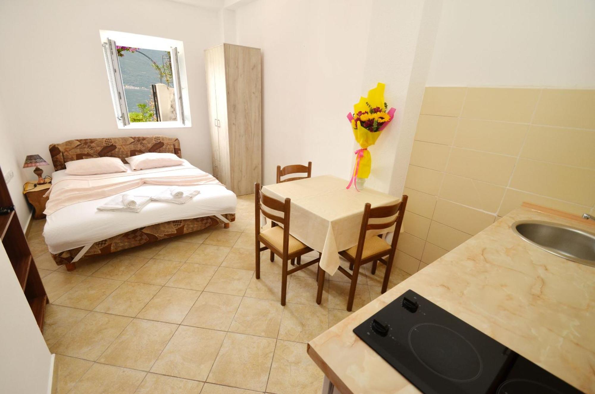 Apartments Mir I Dobro โกตอร์ ภายนอก รูปภาพ