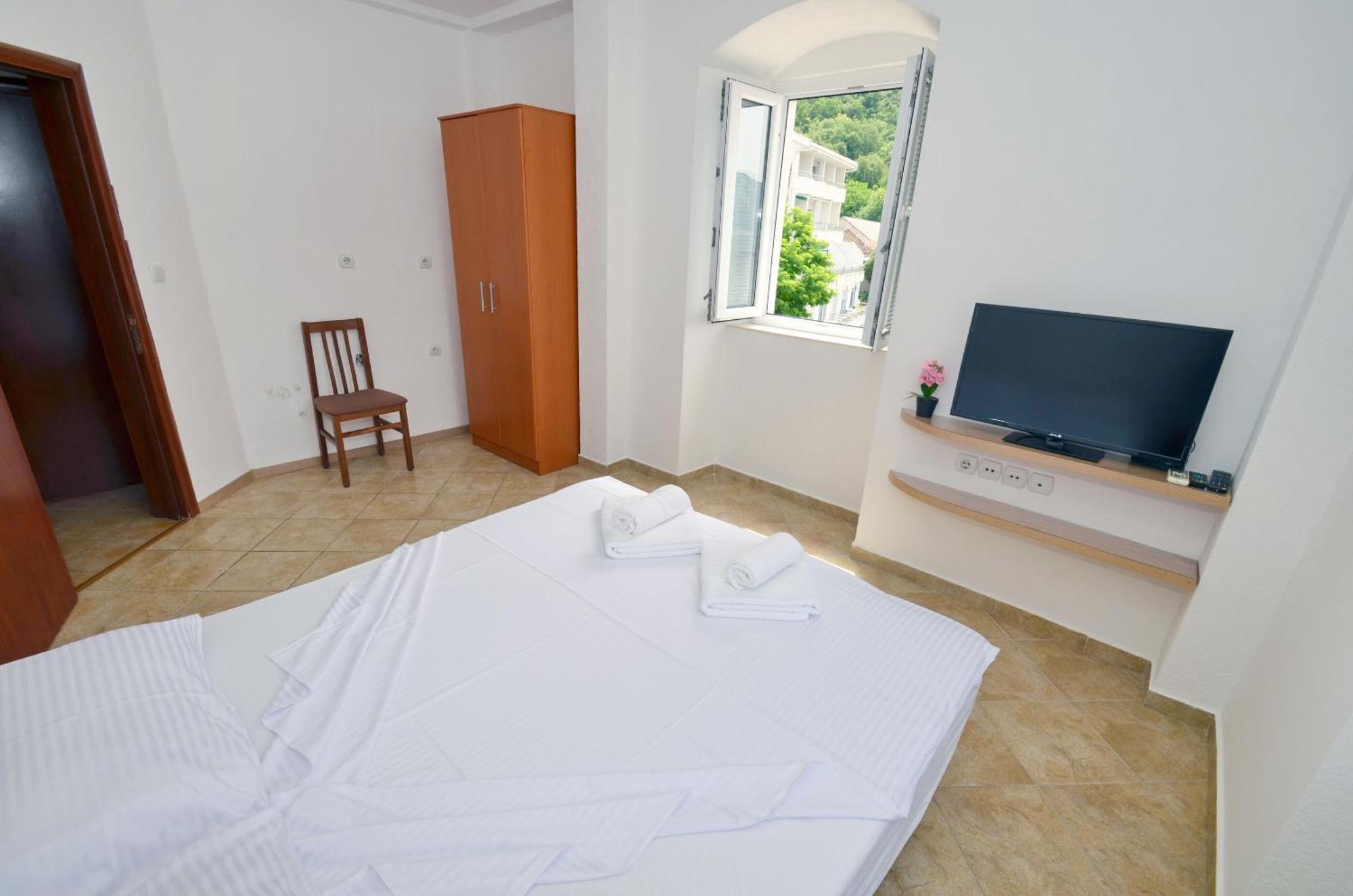 Apartments Mir I Dobro โกตอร์ ภายนอก รูปภาพ