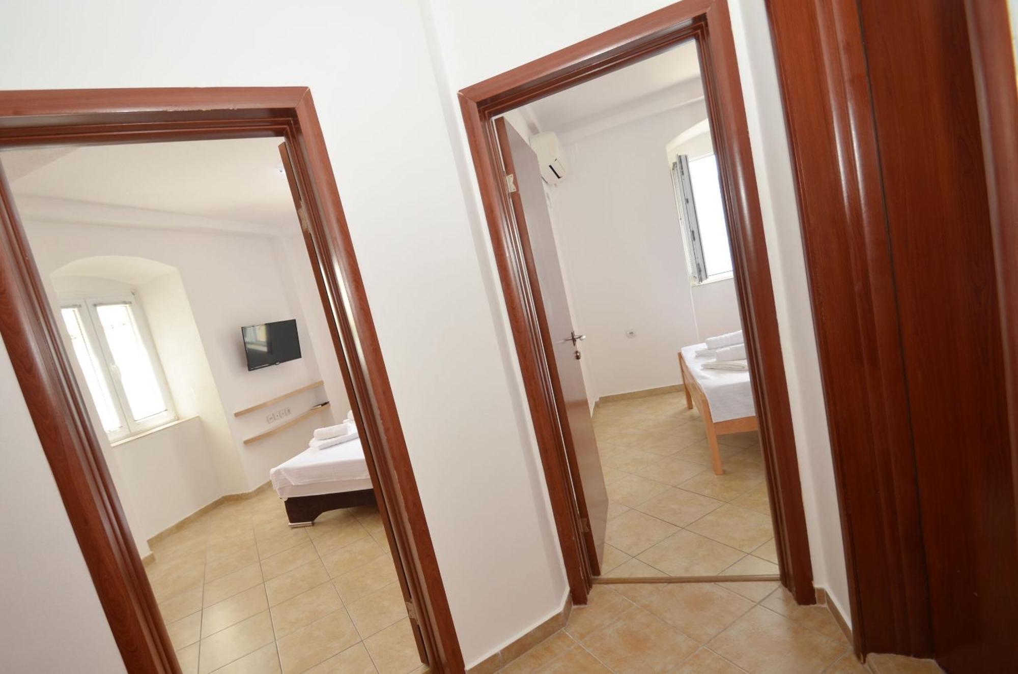 Apartments Mir I Dobro โกตอร์ ภายนอก รูปภาพ
